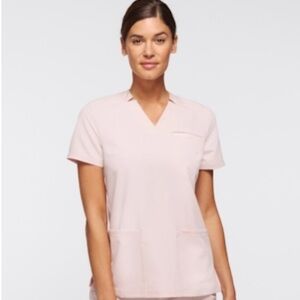 Jaanuu 3-Pocket Scrub Top in Blushing Pink